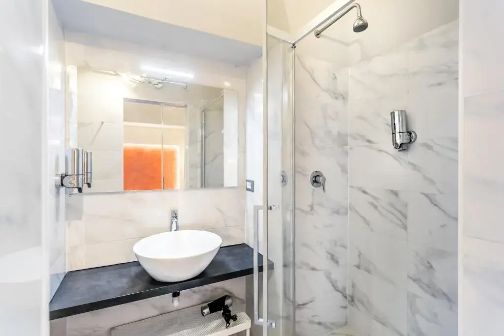 AmoRoma Suite