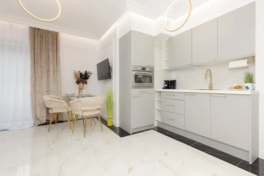 Glamour Studio by Renters Prestige