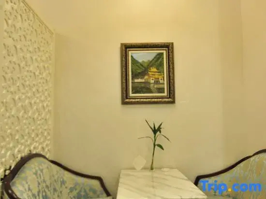 Platinum Era Hotel