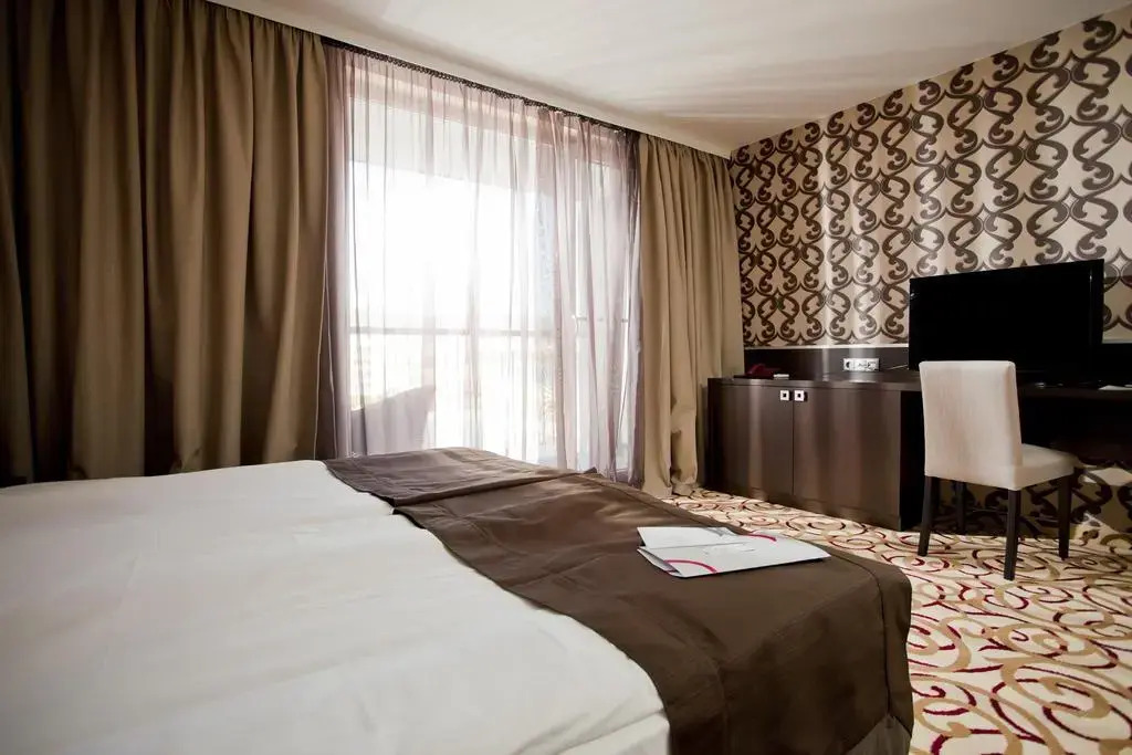 Platinum Hotel & Casino