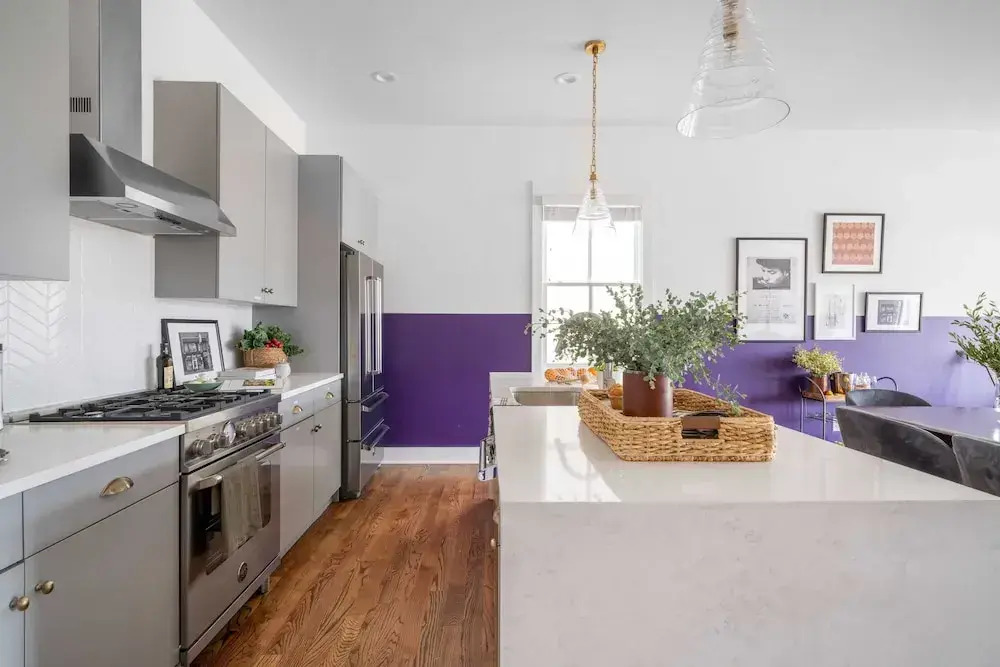 Sleeps 24 2 Homes, Minutes to Downtown+broadway Faith & Barbara by Avantstay