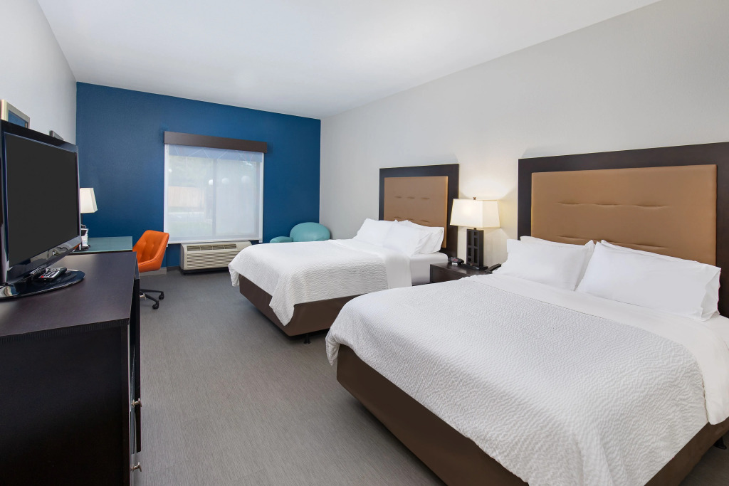 Holiday Inn Express & Suites - Cleveland Northwest by IHG