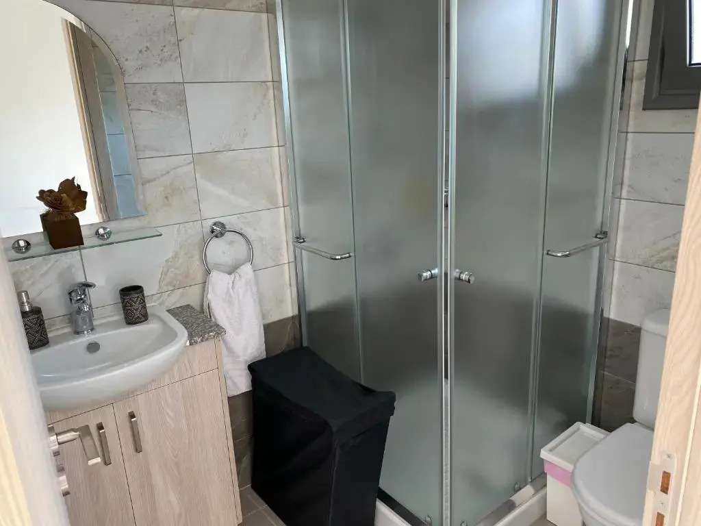 Modern City Center Apartment Saripolou 2