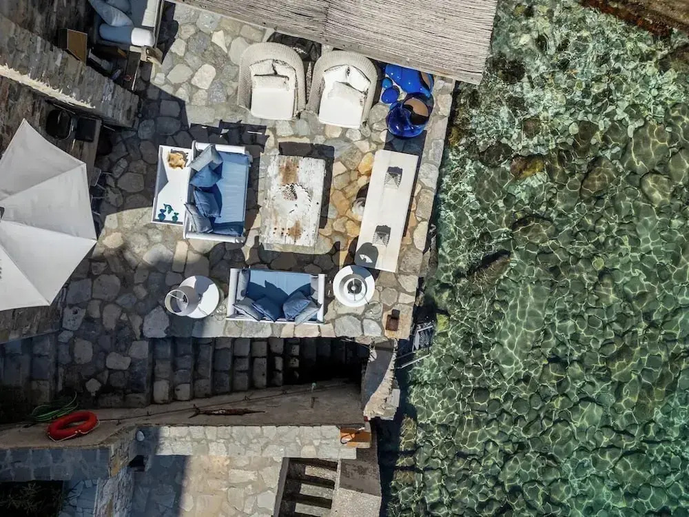 Seaside Neoclassical Property in Vaporia Ermoupoli