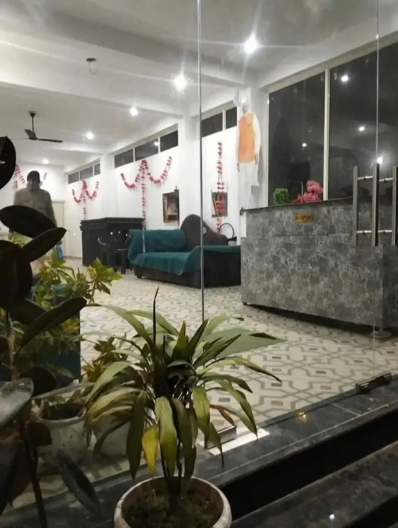 Shri Dham Hotel And Resort