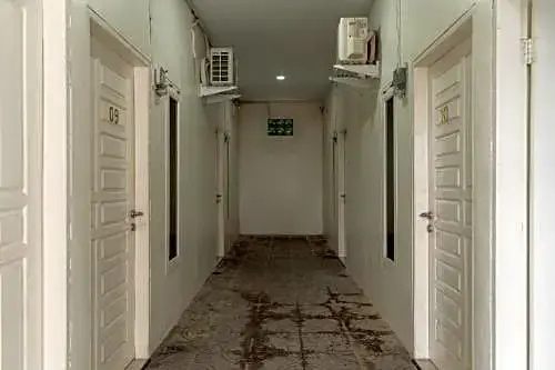 RedDoorz near Brastagi Supermarket Medan