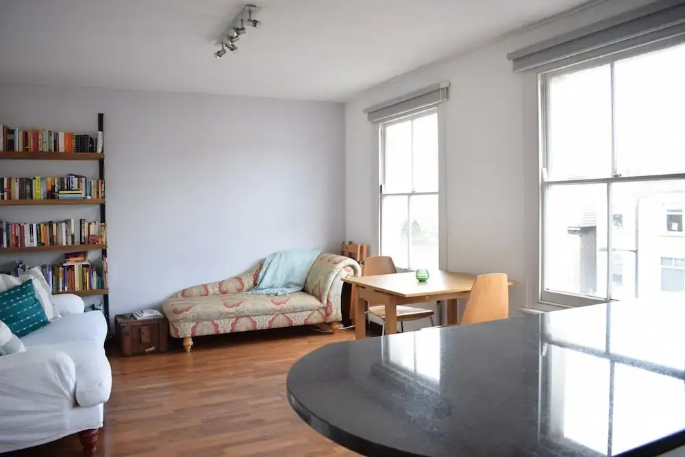 Top Floor 2 Bedroom Apartment in Hackney