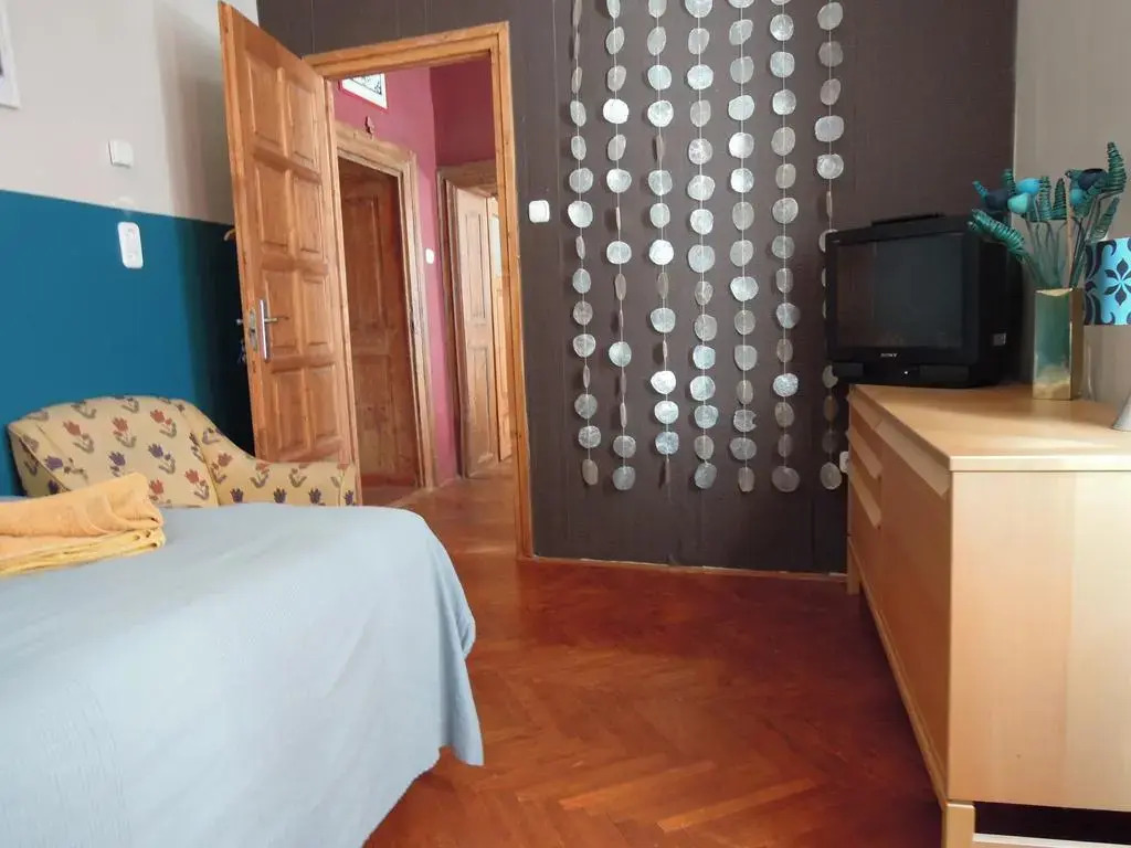 Santico Art Hotel and Hostel