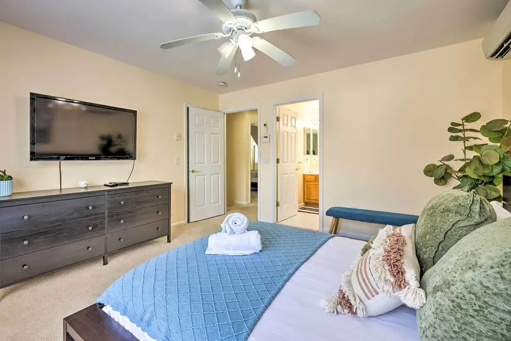 Bright Tobyhanna Home w/ Hot Tub & Fire Pit!