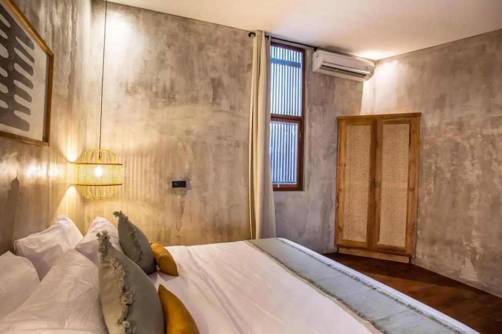 Echo Beach Apartment 100m to beach