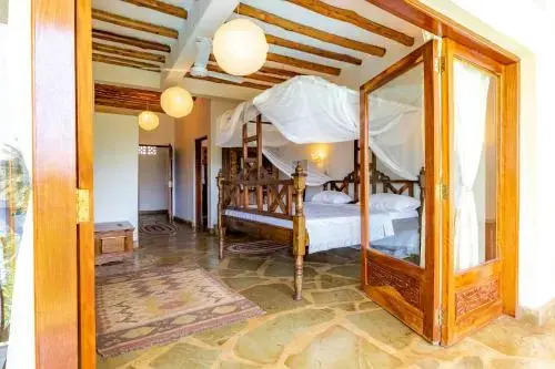 Luxury villa 400m from the beach