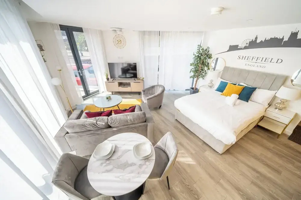 Priestley House Apartment - City Retreat