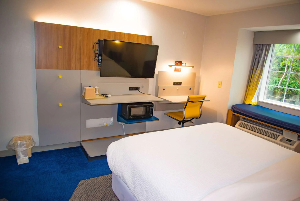 Microtel Inn & Suites by Wyndham Daphne