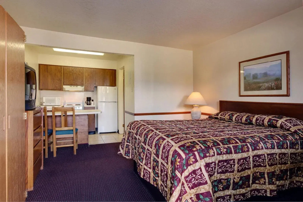 Amerihome Inn & Suites Houston Airport North