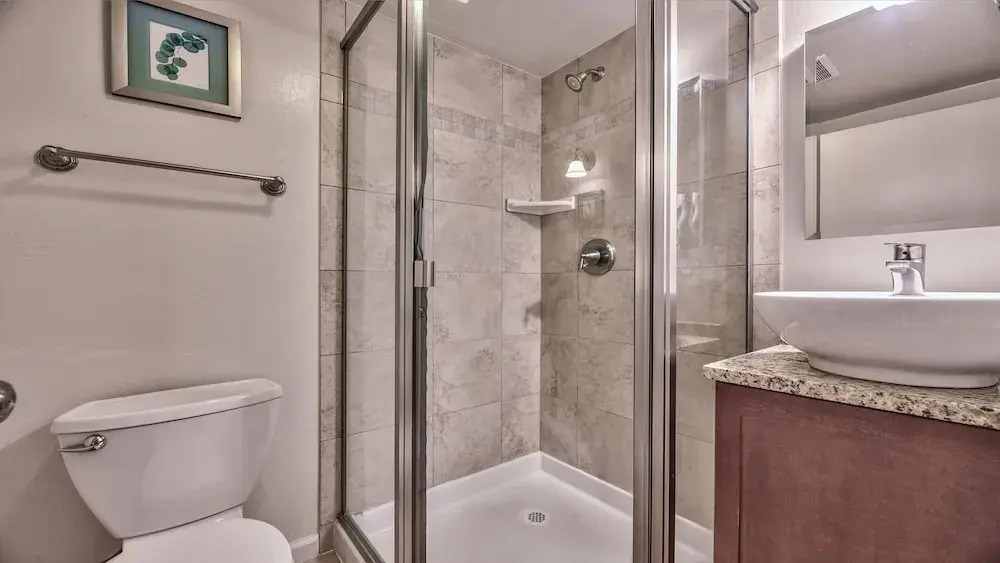 630 Lakeview