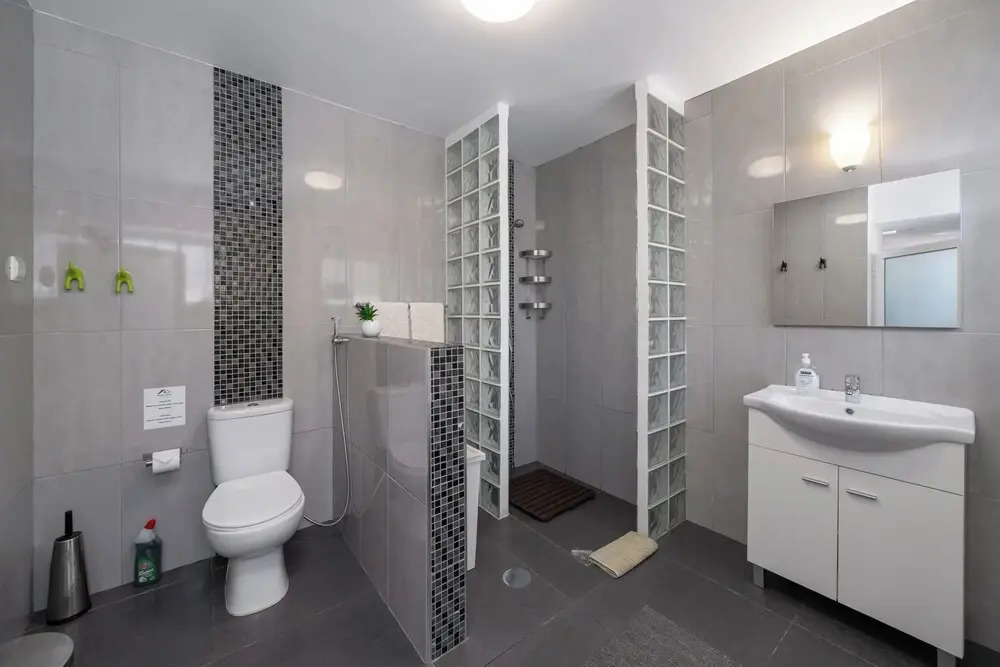 Villa Graycis House by Villa Plus