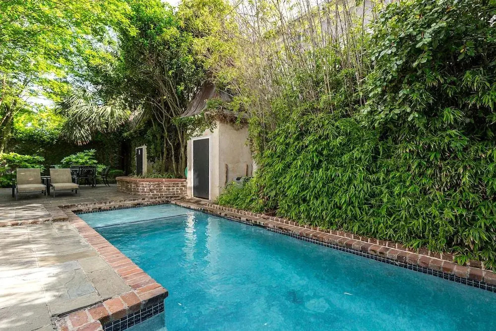Cottage with Beautiful Garden and Heated Pool