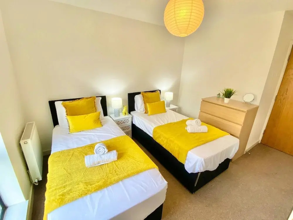 5-bed Townhouse Salford Deep Cleaned