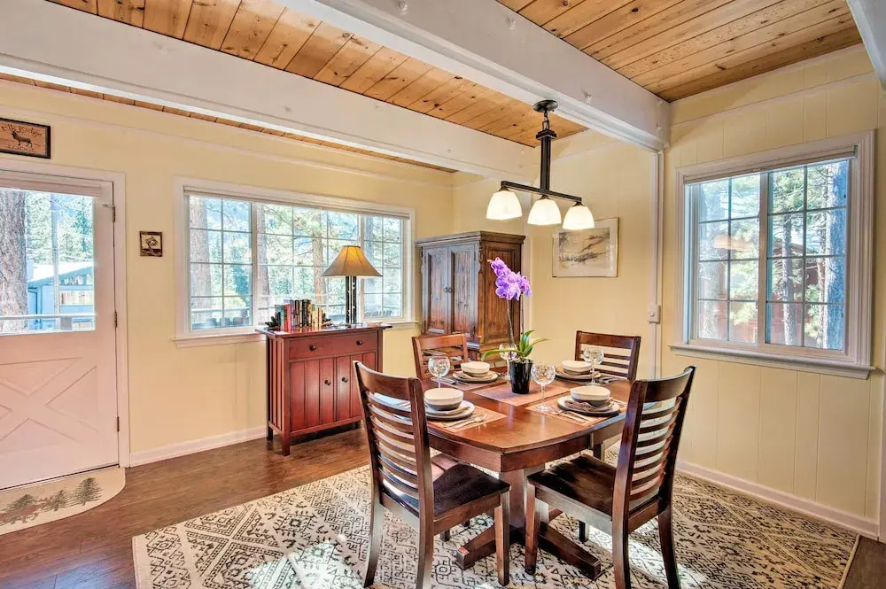 South Lake Tahoe Home w/ Deck & Mountain View!