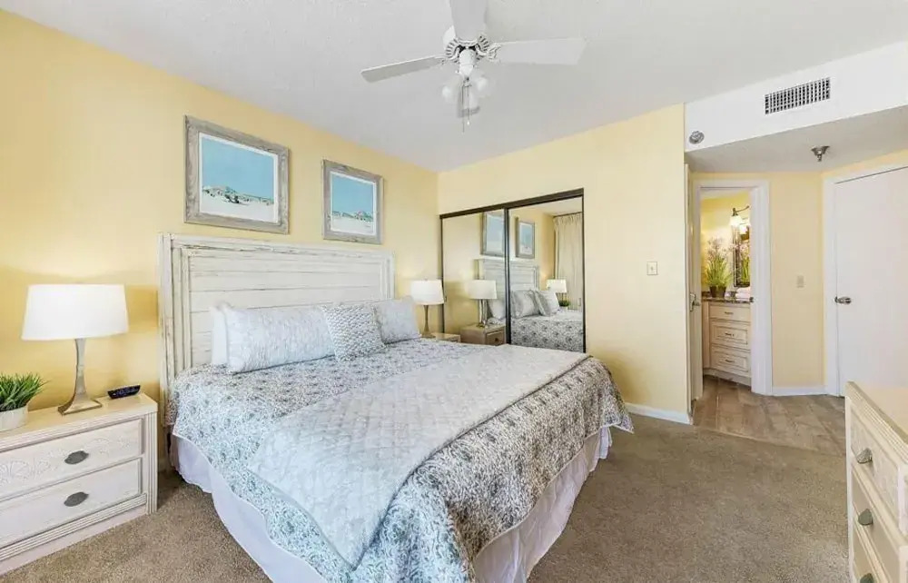 WhiteCaps 405 by RedAwning