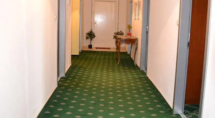 Austria Traveller Hotel