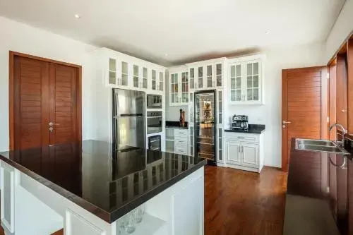 Villa Naty Canggu - 6 Bedrooms Luxury Villa