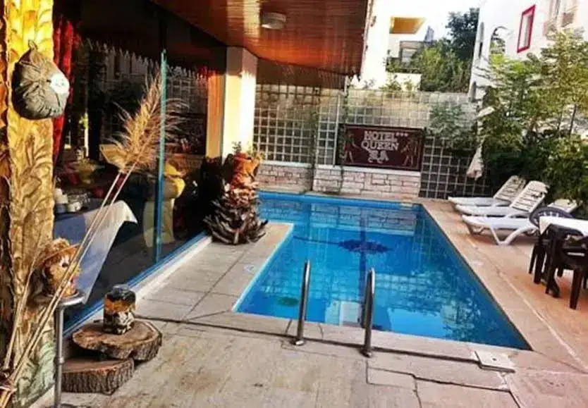 Queen Ra Hotel