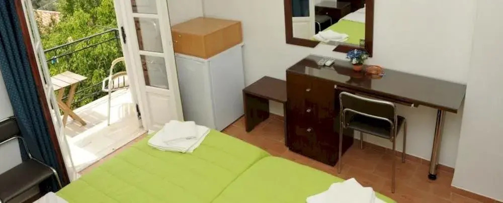 Tonia Hotel