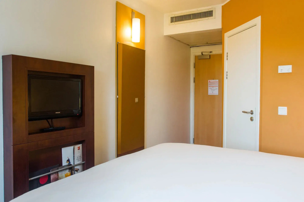 Отель Delta Continental Hotel and Suite Lagos