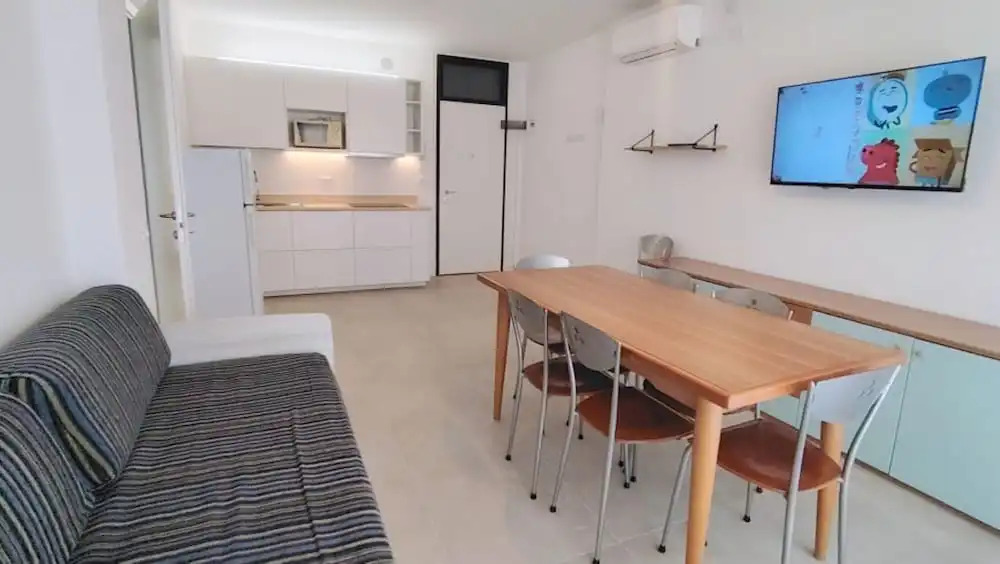 Spacious Family Apartment Near the Beach