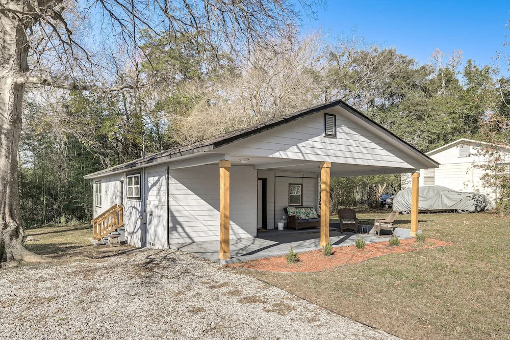 Pet-friendly Georgia Home w/ Patio, Near Golfing!