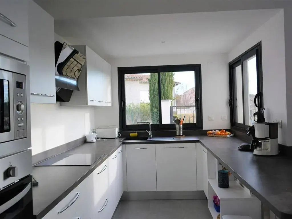 Maison Ruoms, 4 Pièces, 6 Personnes - Fr-1-382-96
