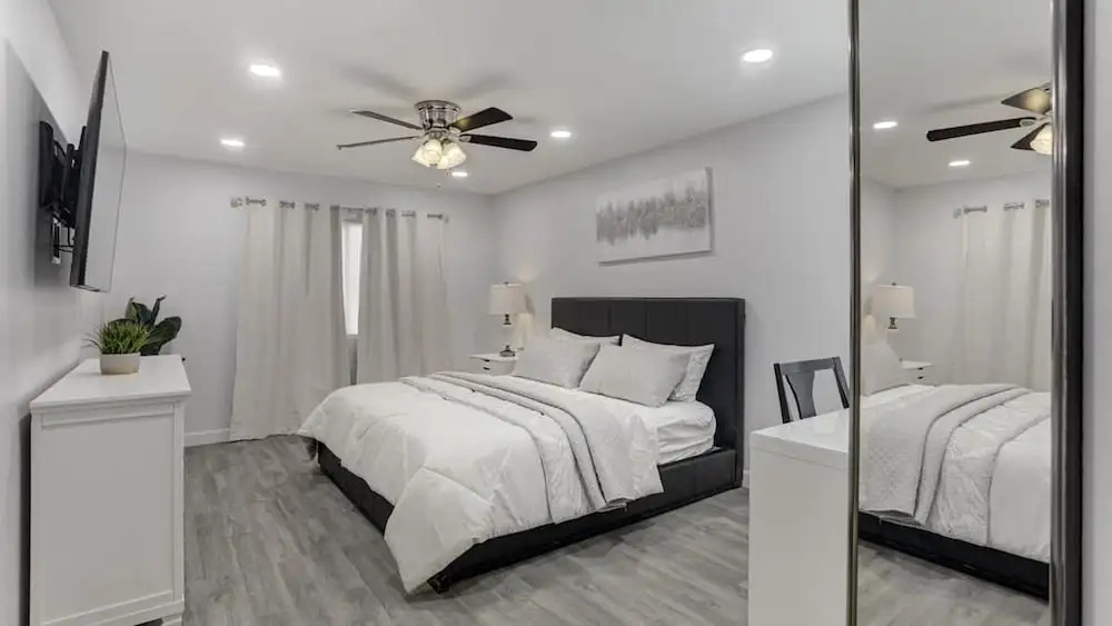 Executive 2 Bdrm Condo in the Heart of Biltmore!