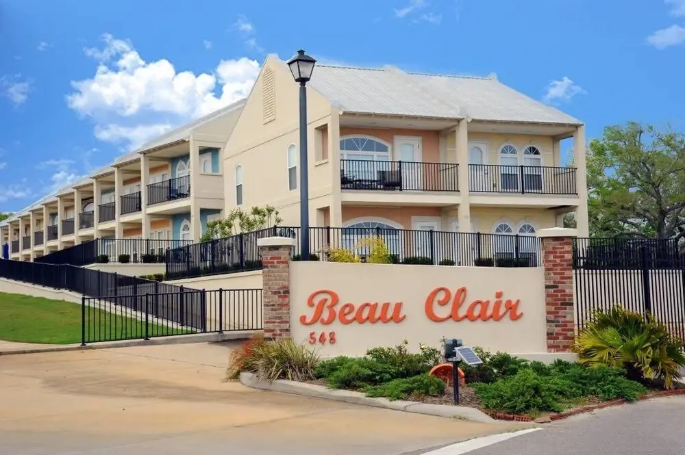 123 Beau Clair - Beachside Townhome With Balcony and Pool in Long Beach