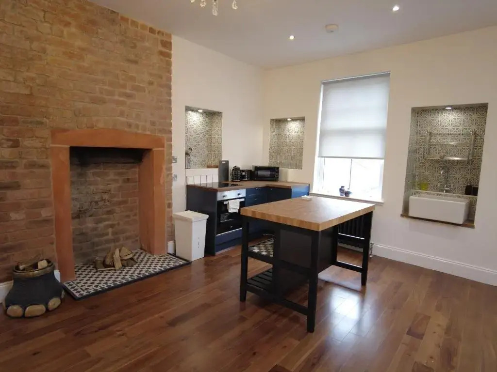 The Bards Loft, Large Studio Apartment
