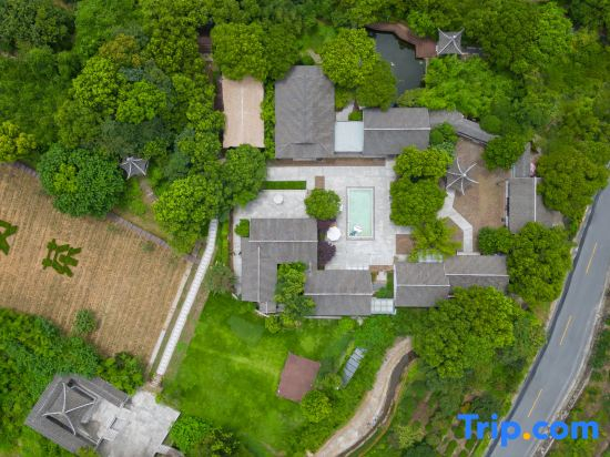 Yijiangnan Shuiyue Hanfu Theme Homestay