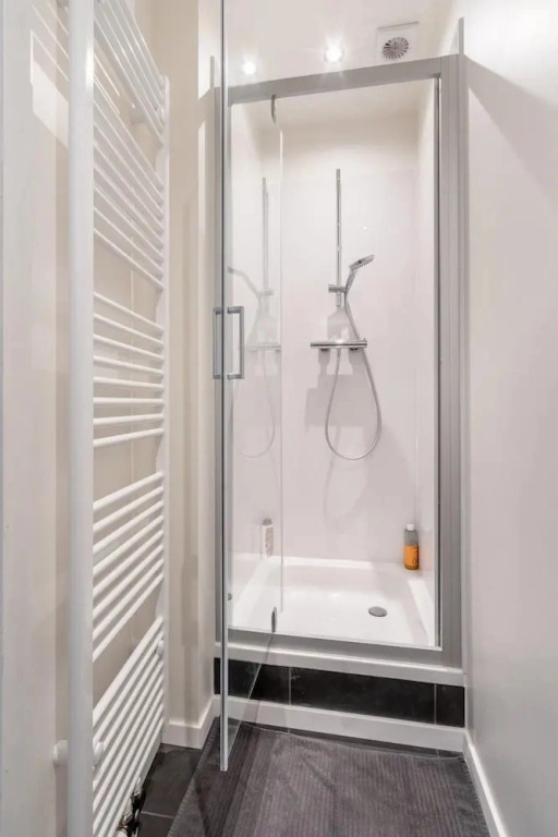 Modern 1BR Stay for 7 in Antwerp