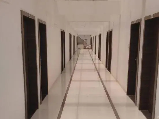Hotel White Desert