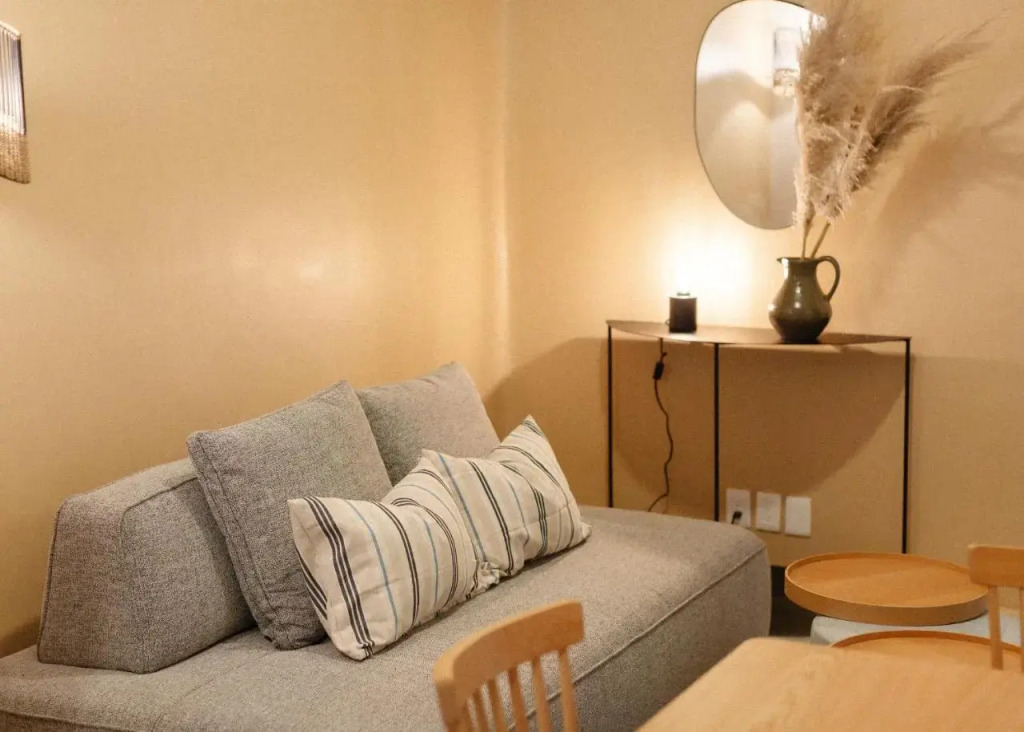 Mr. W Kin Pech - 1 Amazing 2BR, Designer's Choice