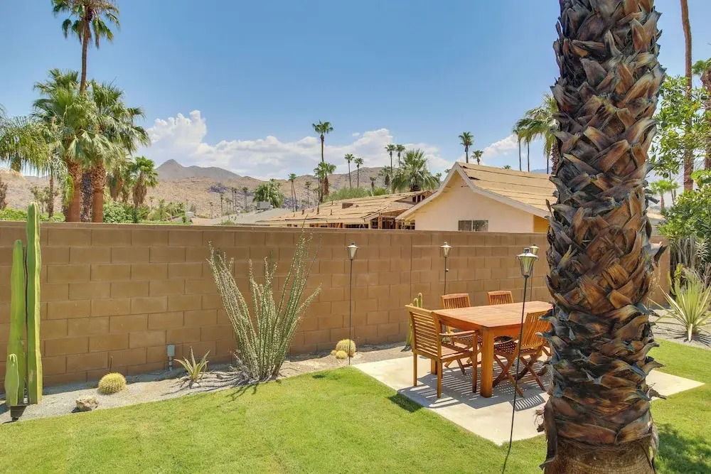 Funky Palm Springs Paradise Near Golf Courses
