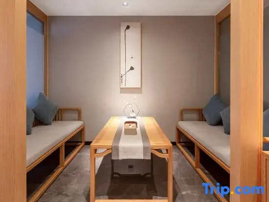 Jinlan'ou Hotel (Pingchang Chunguangyuan Commercial Pedestrian Street Branch)
