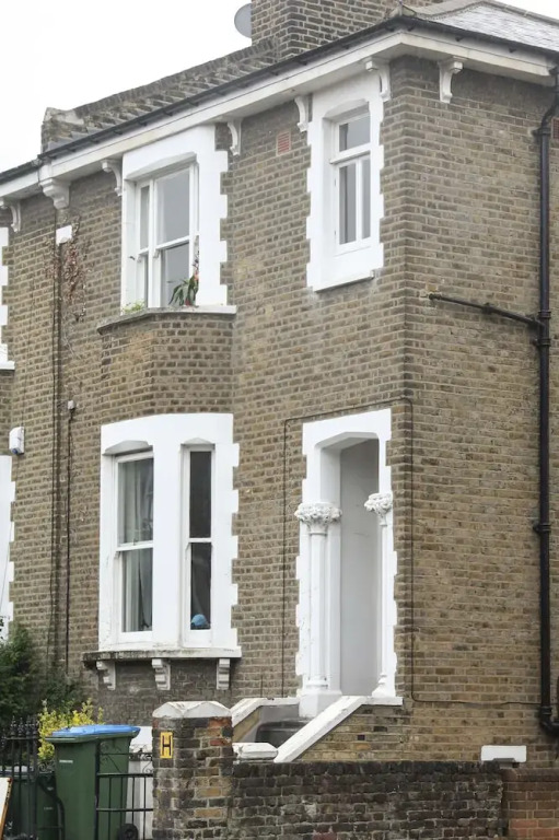 Super 2 bed flat in Greenwich