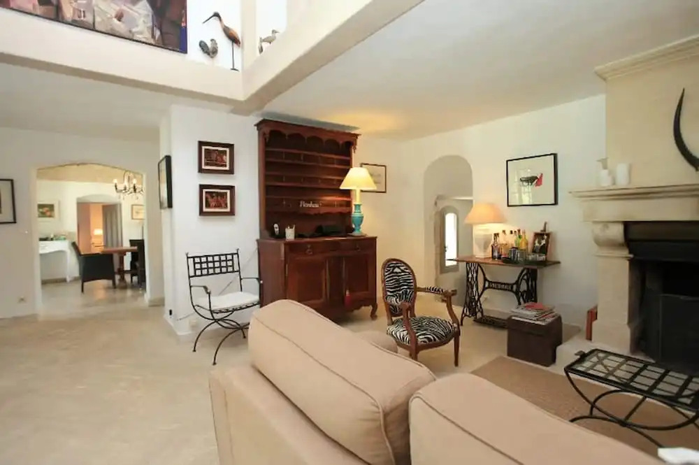 Provencal Villa in the Heart of the Luberon Scrubland
