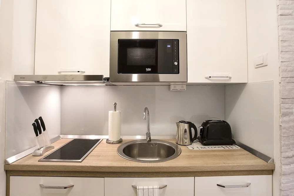 Atomic Apartment 03