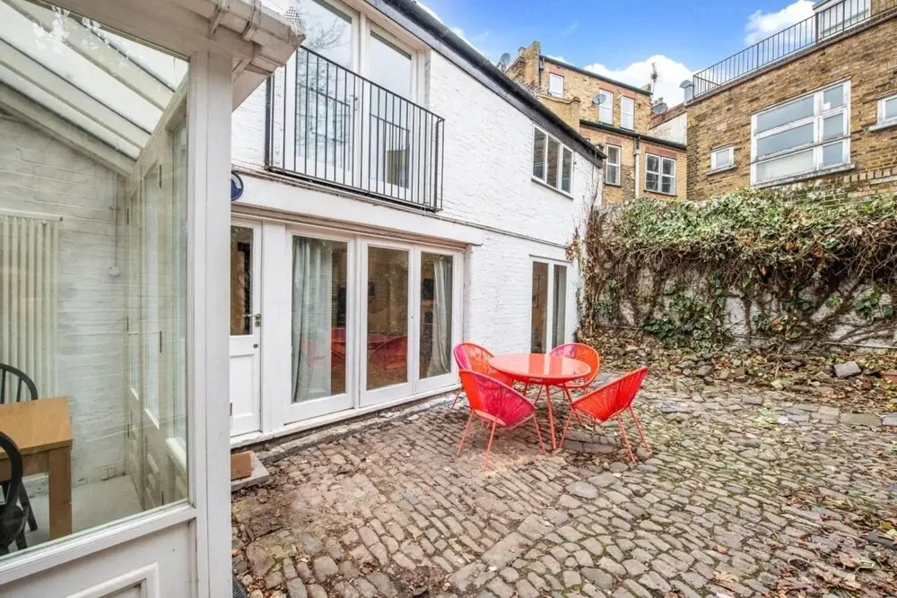 The Falkland Hideaway - Modern 2BDR with Garden