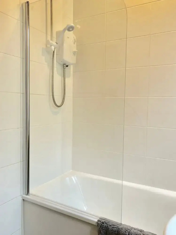 2 Bedroom Fountainbridge Apartment