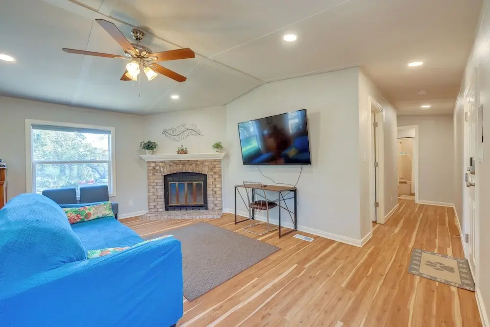 Pet-friendly Canyon Lake Home ~ 3 Mi to Water!