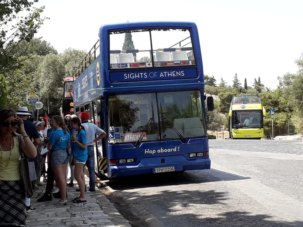 Acropolitana Near Acropolis and Acropolis Museum