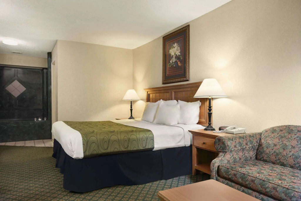 Days Inn & Suites by Wyndham Stuttgart