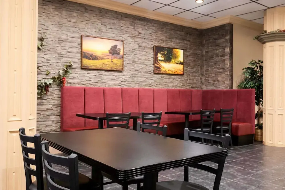 Travelodge by Wyndham Whitecourt